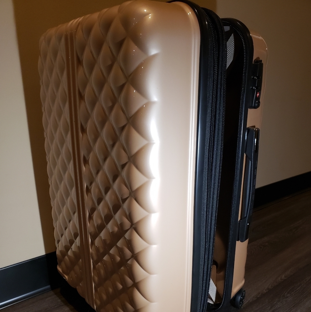 29" Triforce Luggage